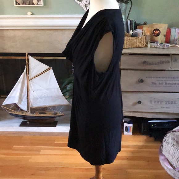 White House Black Market Top. - Picture 2 of 5